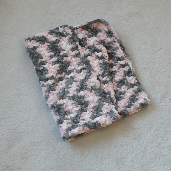Hand Crafted Crocheted Baby Blanket Pink and Gray - Picture 3 of 6